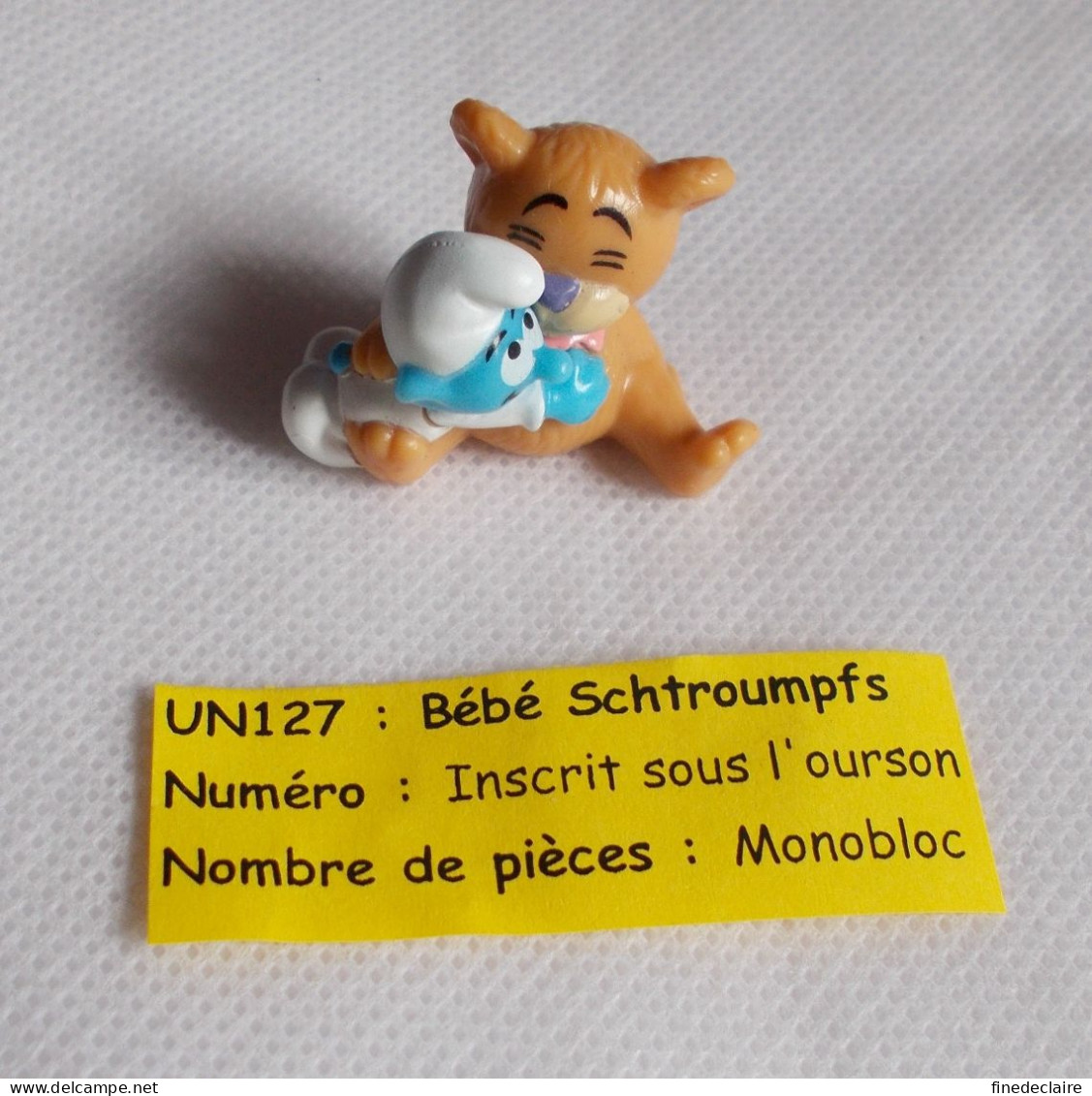 Kinder - Les Schtroumpfs - Bébé Schtroumpfs Avec Son Ourson - UN127 - Sans BPZ - Mountables