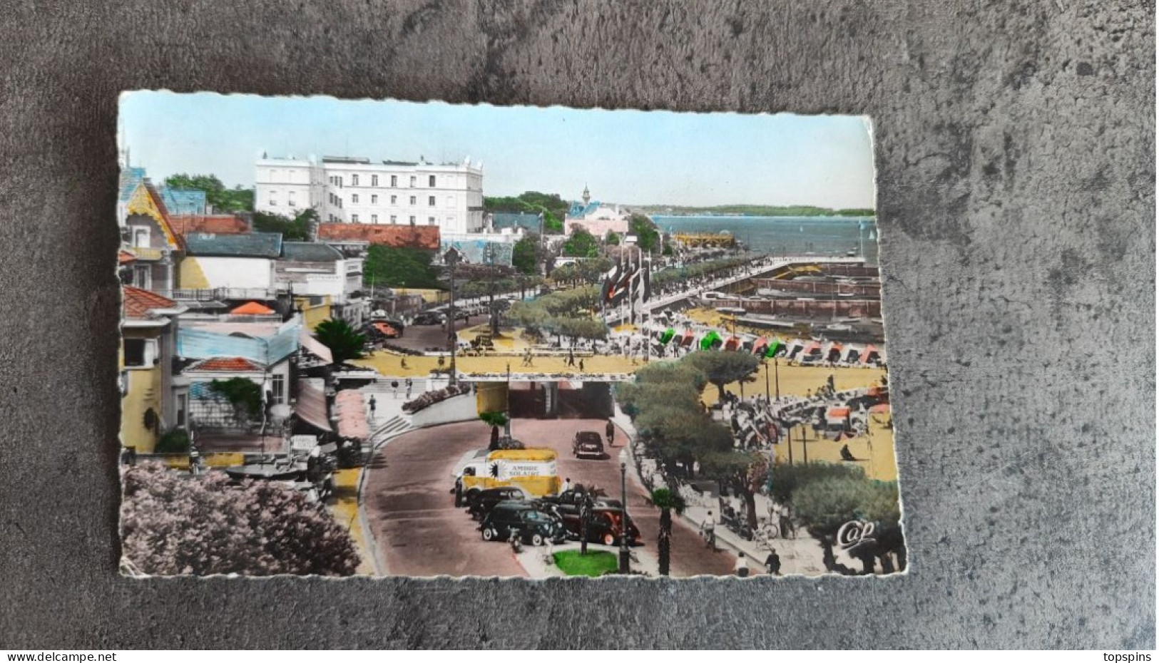 ED CAP CARTE POSTALE CP ARCACHON MER PLAGE CAMION RENAULT 2,5T AMBRE SOLAIRE ANNEES 50 BE - Transporter & LKW