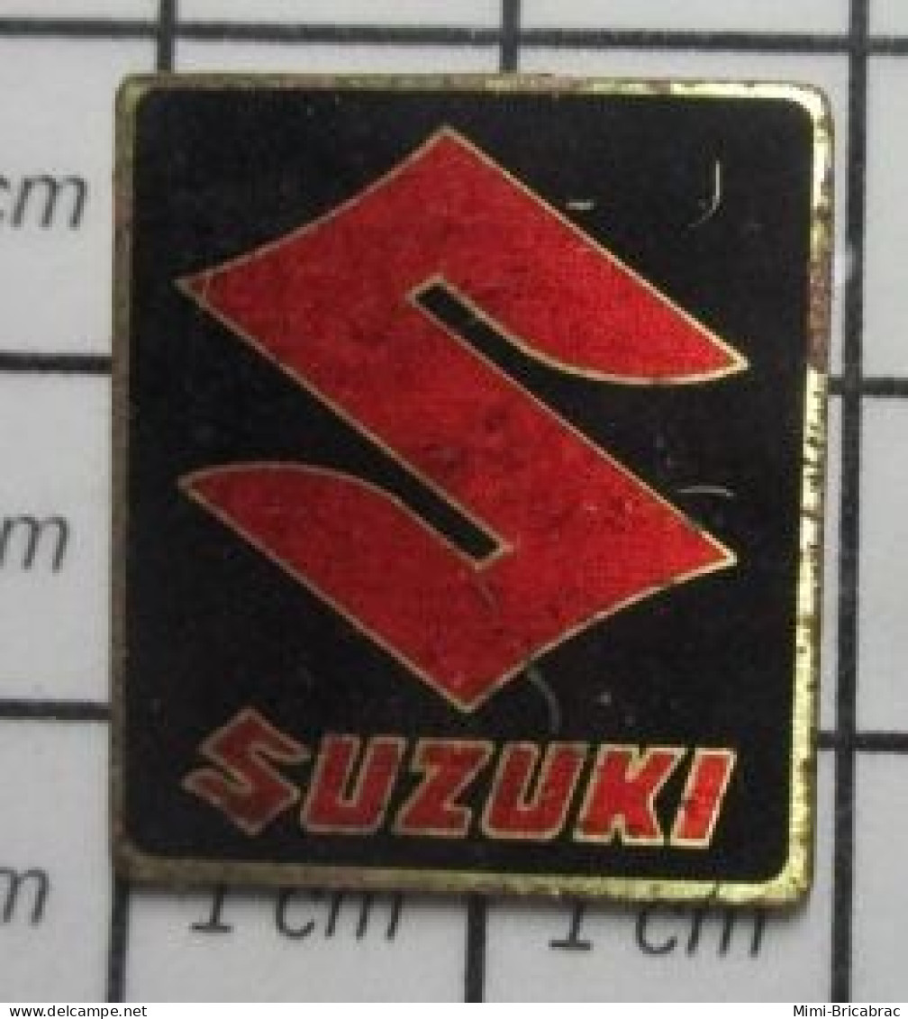 1920 Pin's Pins / Beau Et Rare / MOTOS / LOGO SUZUKI - Motos