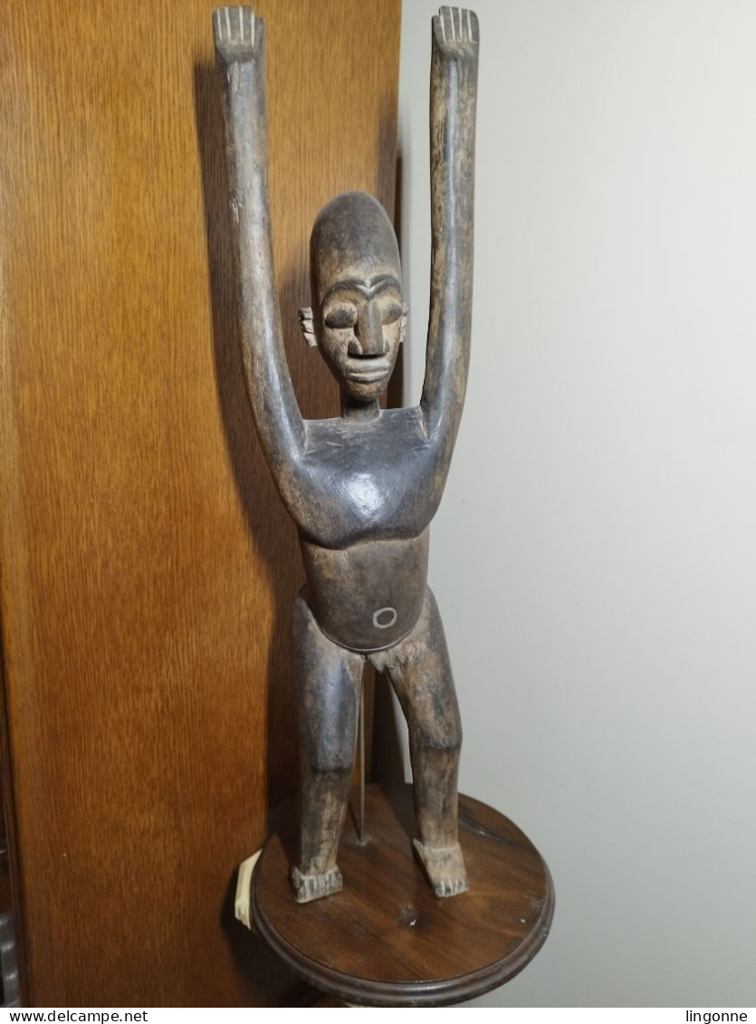 Statue En BOIS Batéba "Ti Puo" Ou "dangereux", Lobi, Burkina-Faso Placée Sur L’autel Familial, Il Implore Le « Thila » - Afrikaanse Kunst