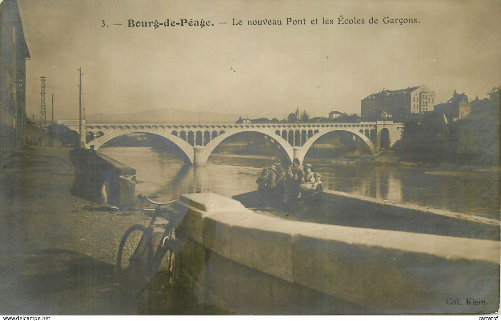 BOURG DE PEAGE . Le Nouveau Pont Et Les écoles De Garçons . CPA Animée . - Bourg-de-Péage