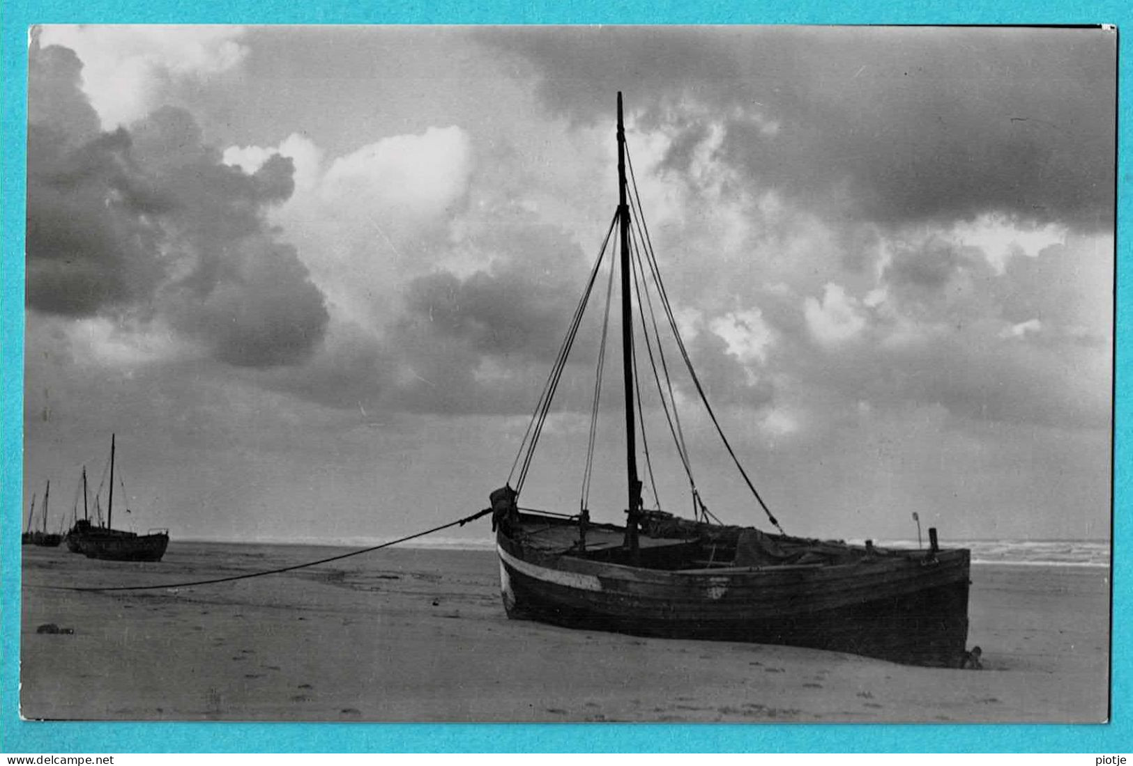 * Knokke Zoute - Knocke Le Zoute (Kust - Littoral) * (Fotoprim, Nr 72) Vissersloepen Op Rust, Bateaux De Peche En Repos - Knokke