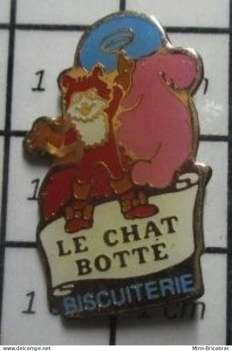 1920  Pin's Pins / Beau Et Rare / ALIMENTATION / BISCUITERIE LE CHAT BOTTE PESSAC - Alimentation