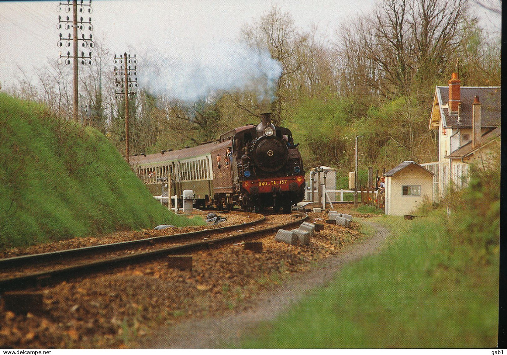 TRAINS ---  Vapeur En Poitou N° 001 -- Locomotive 040 TA 137 - Eisenbahnen