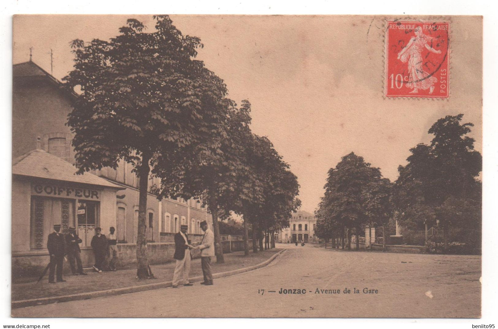 CPA De JONZAC - Avenue De La Gare. - Jonzac