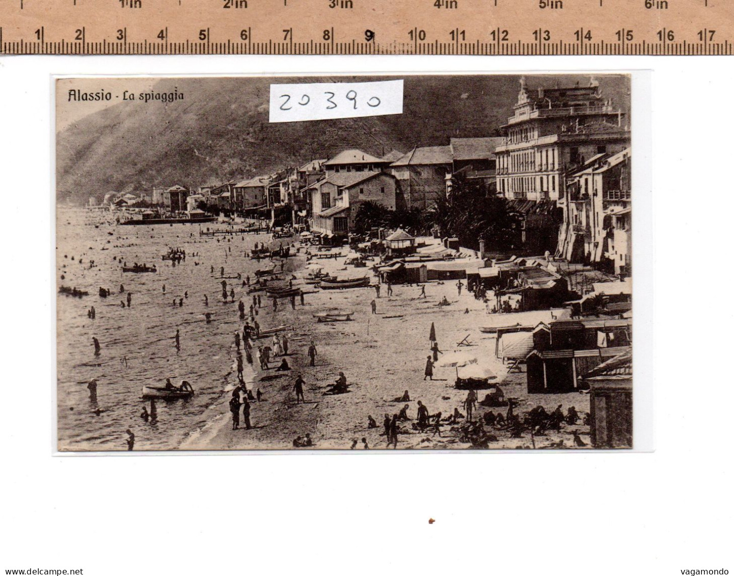 20390  ALASSIO LA SPIAGGIA ANIMATISSIMA BARCHE CHIOSCO CABINE  1927 - Savona