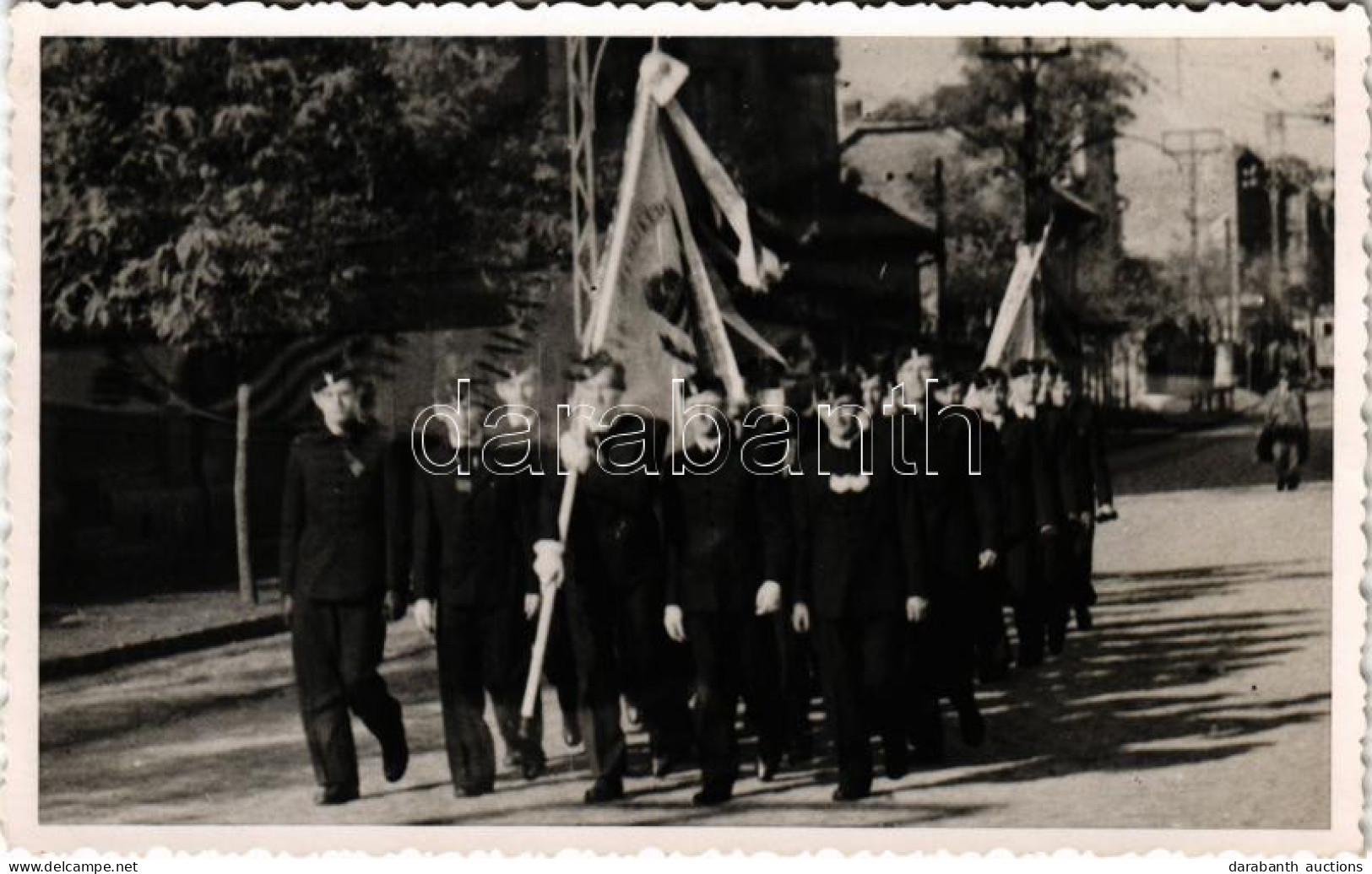 * T2 1942 Levente Katonák Felvonulása Zászlókkal. Photo - Unclassified