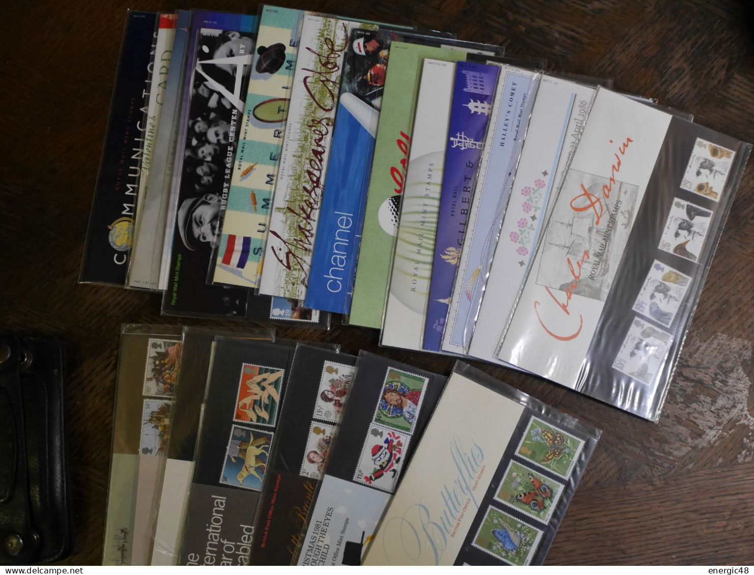 Superbe Lot De Pochettes Collector Neuves** Et 1ers Jours Intéressants Angleterre ,voir Photos, Poids 520g - Vrac (max 999 Timbres)