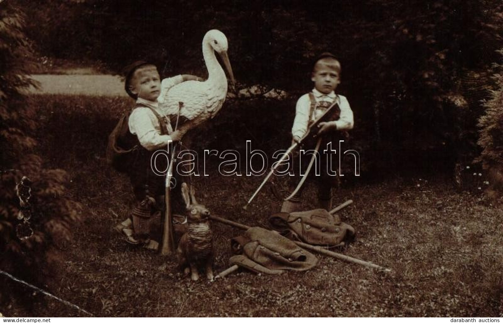 T3 Children Hunters With Guns, Animal Sculptures, Humour, Freundschaftssaal Photo (EB) - Unclassified