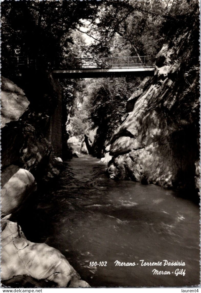 28-3-2024 (4 Y 16) Italy (b/w) Merano (river & Bridge) - Ponts