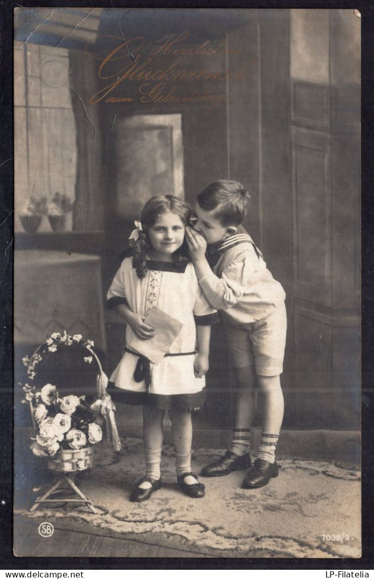 Deustchland - 1906 - Kinder - Junge Und Mädchen Erzählen Ein Geheimnis - Portraits