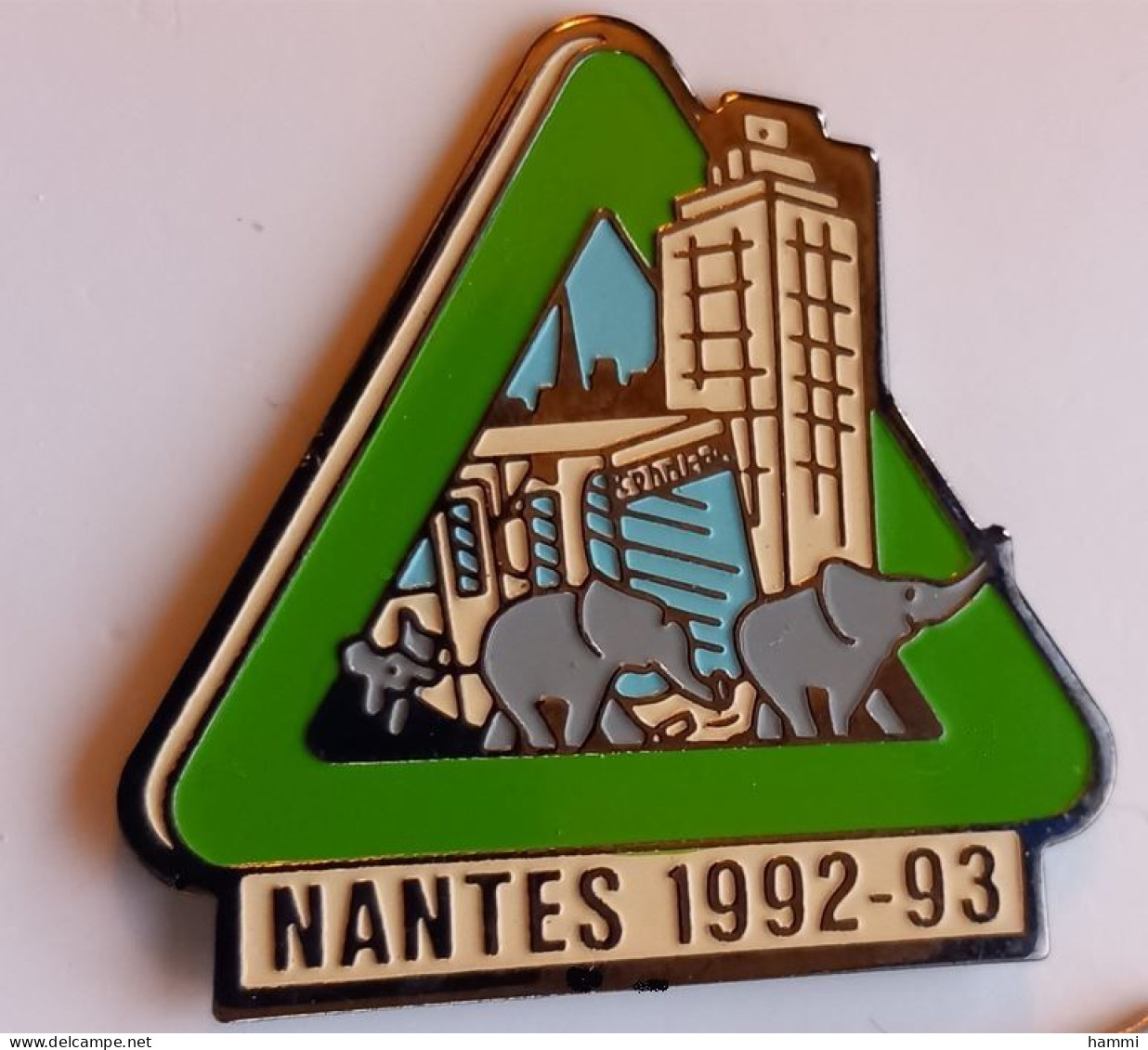 W192 Pin's ÉLÉPHANT Le Tram De Nantes Loire Atlantique TRAMWAY Achat Immédiat - Animals