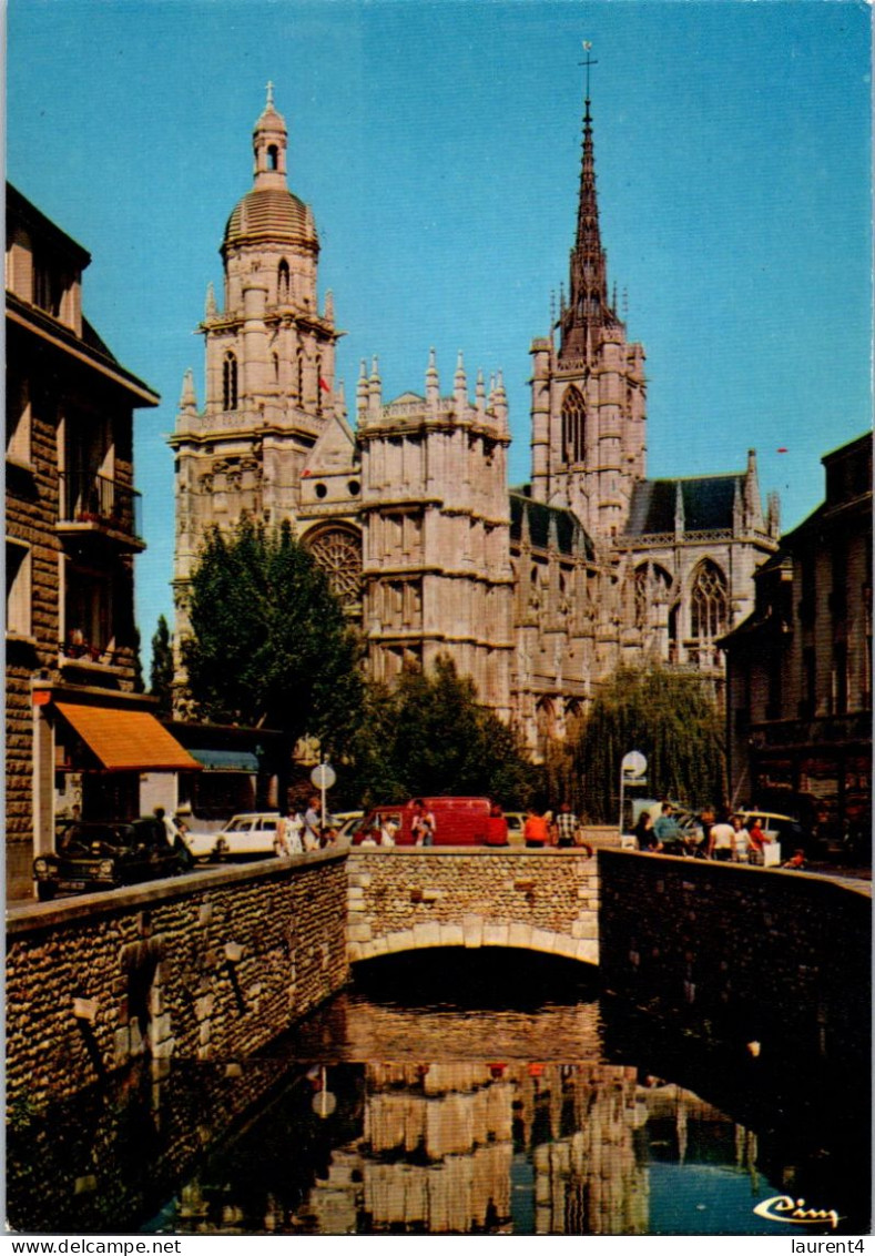 28-3-2024 (4 Y 17) France - Cathédrale D'Evreux (2 Postcards) - Kerken En Kathedralen