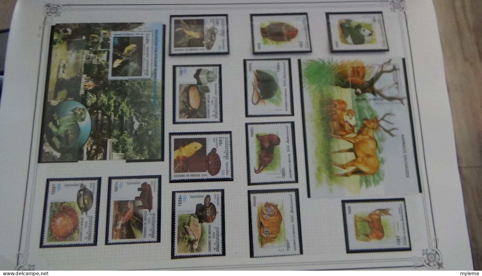 BC102 Collection de timbres et blocs ** du Cambodge sur feuille d'album.  A saisir !!!