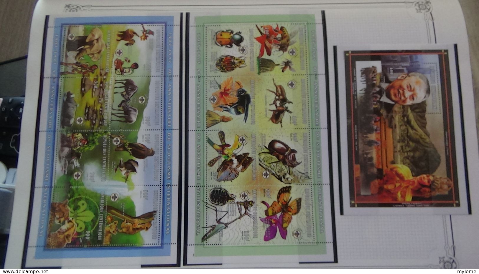 BC102 Collection de timbres et blocs ** de Centrafrique sur feuille d'album.  A saisir !!!