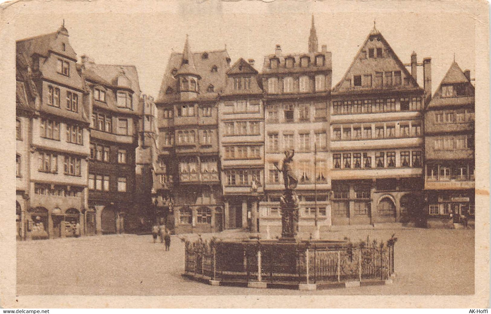 Frankfurt / Main. Römerberg Mit Gerechtigkeitsbrunnen - Frankfurt A. Main