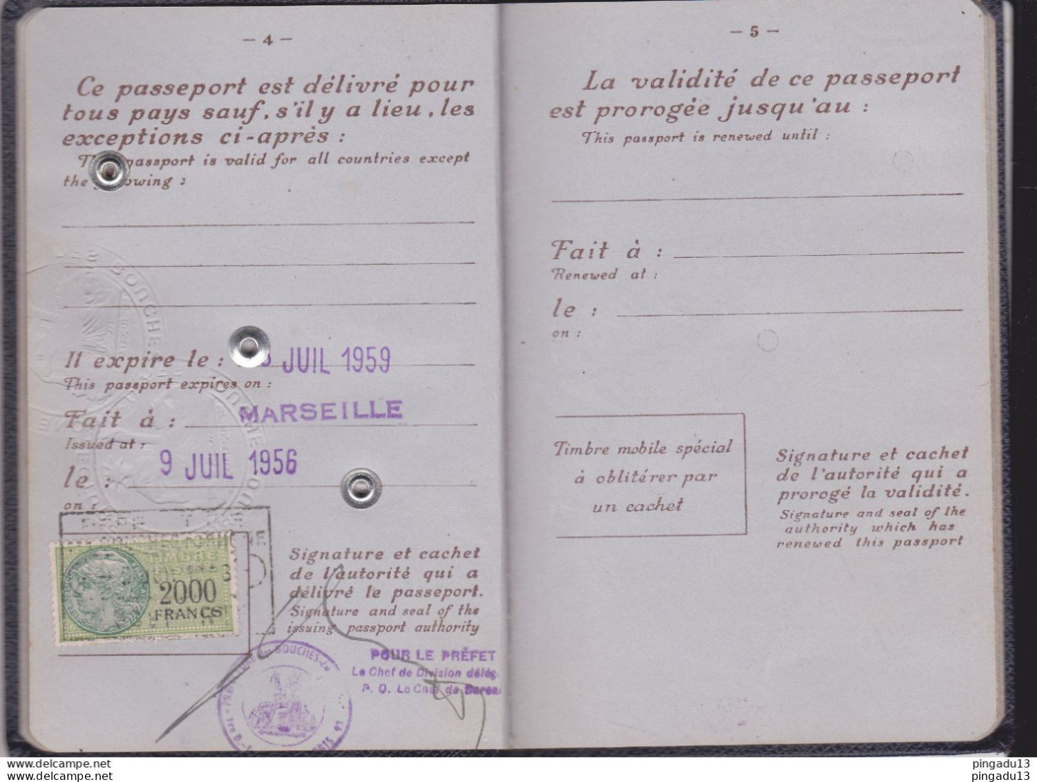 Fixe Passeport Grand-mère Petite Fille Timbre Fiscal Visa Italie 2 Tampons Différents Gendarmerie Larche Notice Pologne - Lettres & Documents