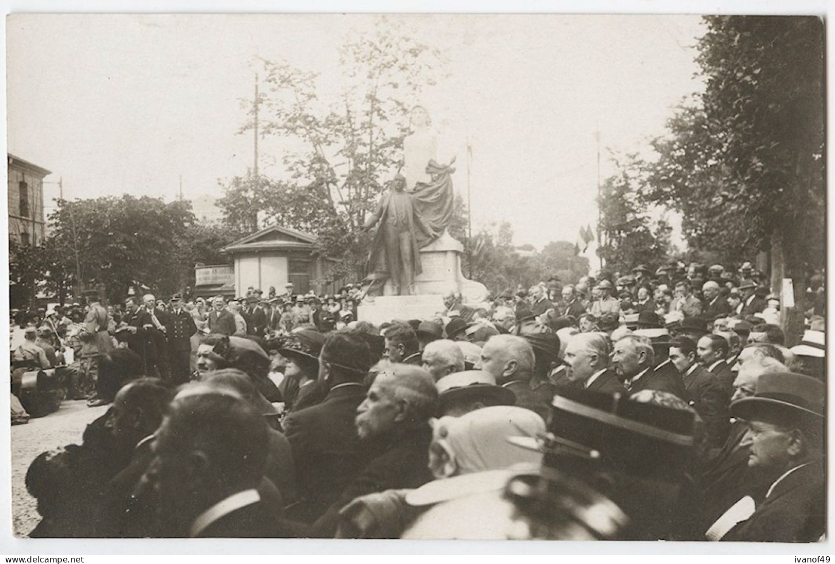 78 - CHATOU - Carte Photo Originale - Marche De L'armée - Réunion ,personnages Politiques, Militaires - Format 9x13.5cm - Chatou