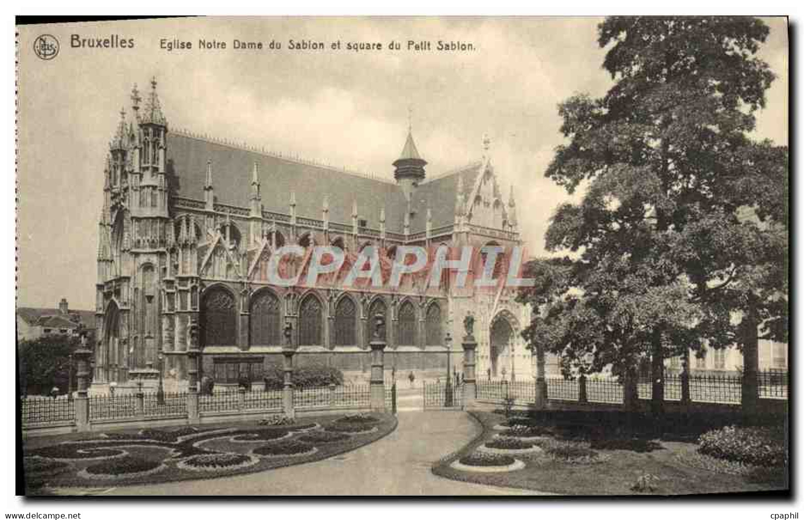 CPA Bruxelles Eglise Notre Dame Du Sablon Et Square Du Petit Sablon - Monuments