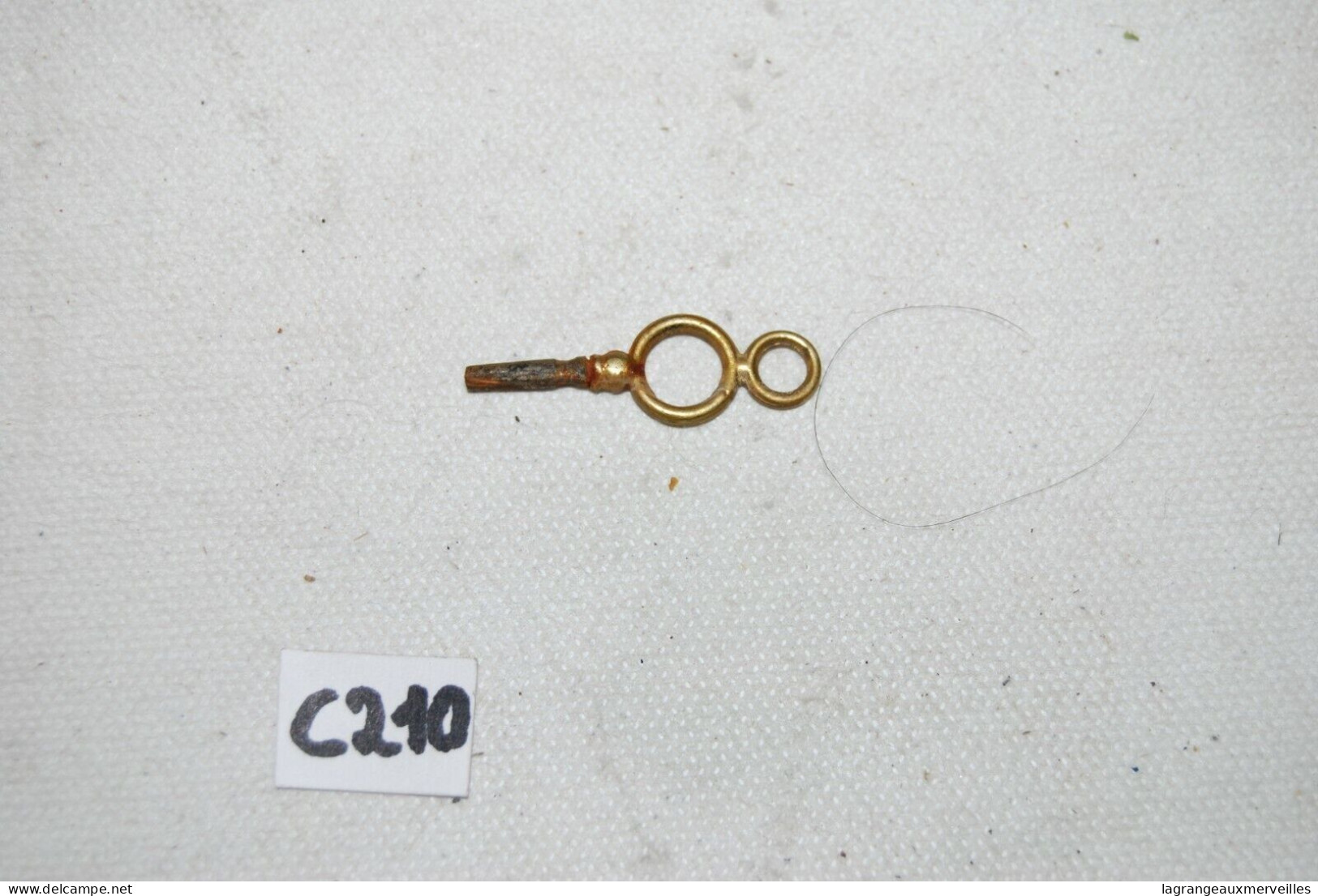 C210 Ancienne Mini Clef Pour Remontoir - Outils Anciens