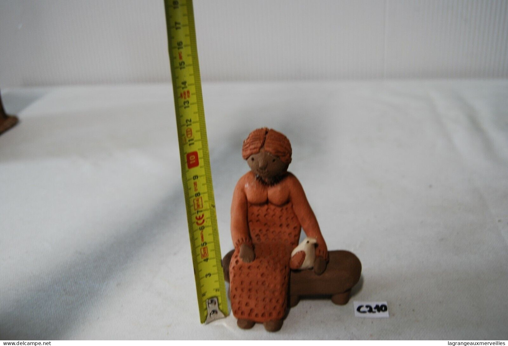 C210 Ancienne Statuette Tribal - Objet Africain - Femme Assise M ROC - African Art