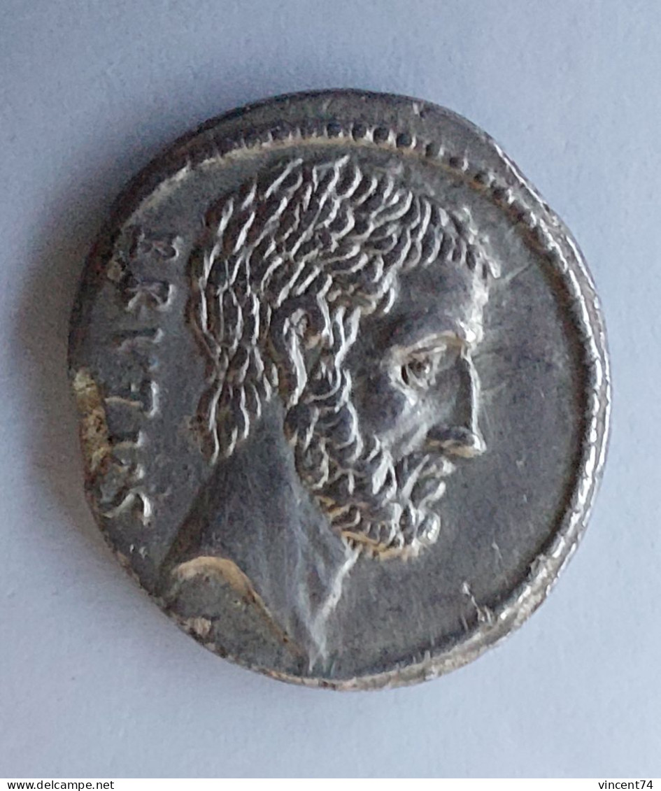 Denier En Argent - Q. Servilius Caepio (M. Junius) Brutus - TTB - Republiek (280 BC Tot 27 BC)