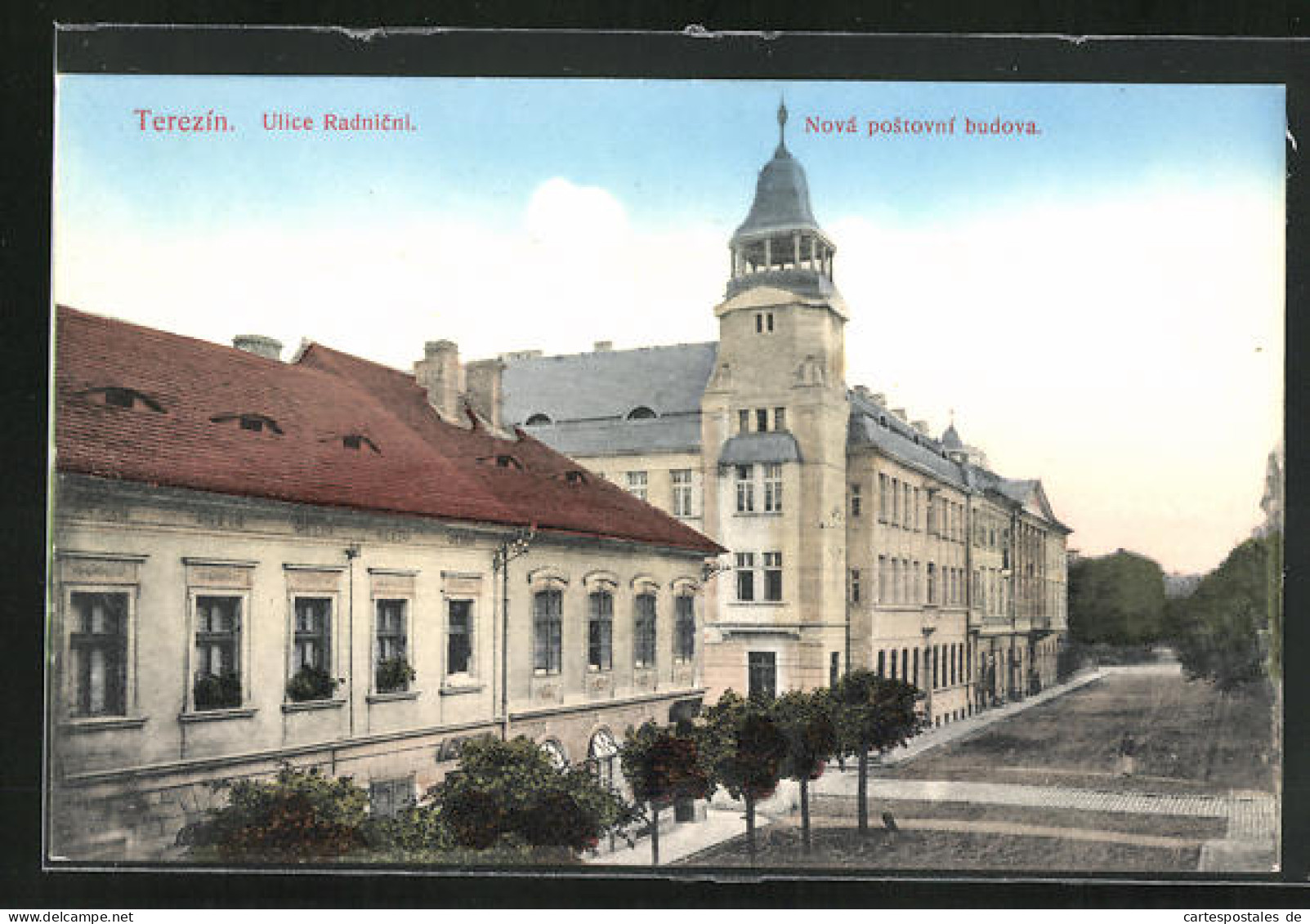 AK Theresienstadt / Terezin, Ulice Radnicni, Nova Postovni Budova  - Tschechische Republik