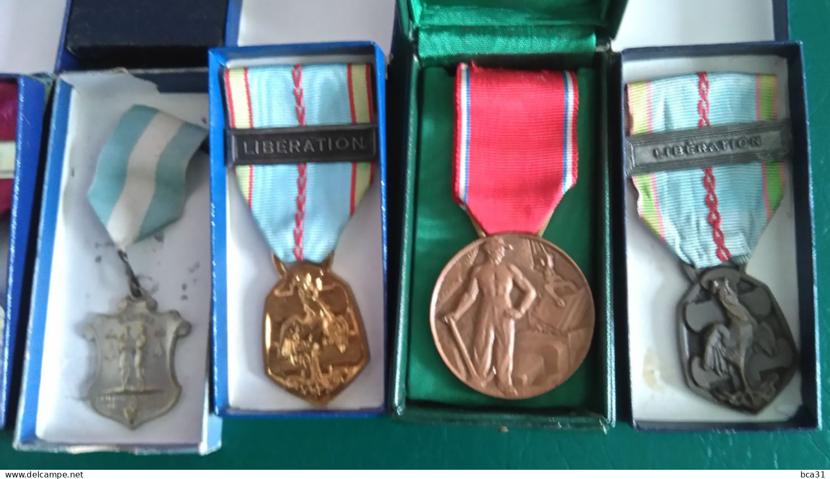 Lot De 8 Médailles Ordonnance Françaises Avec Boîtes - Frankreich