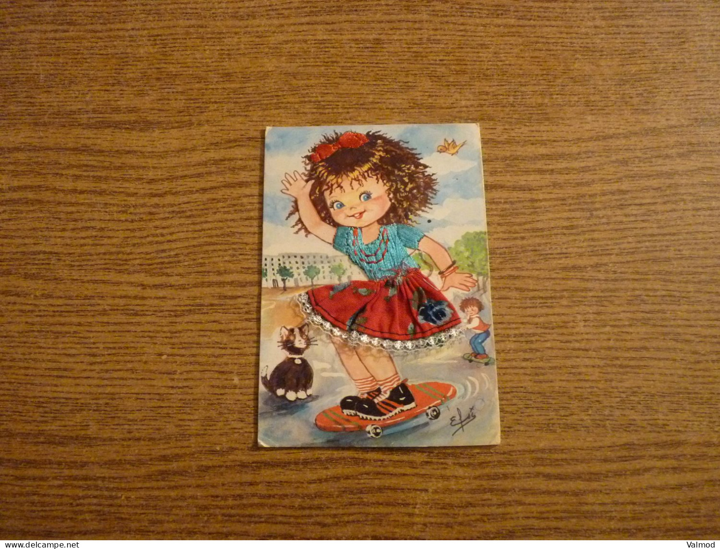 Carte Brodée Jeune Skate-boardeuse En Tenue Brodée/tissu-10,3x14,7 Cm. - Bordados