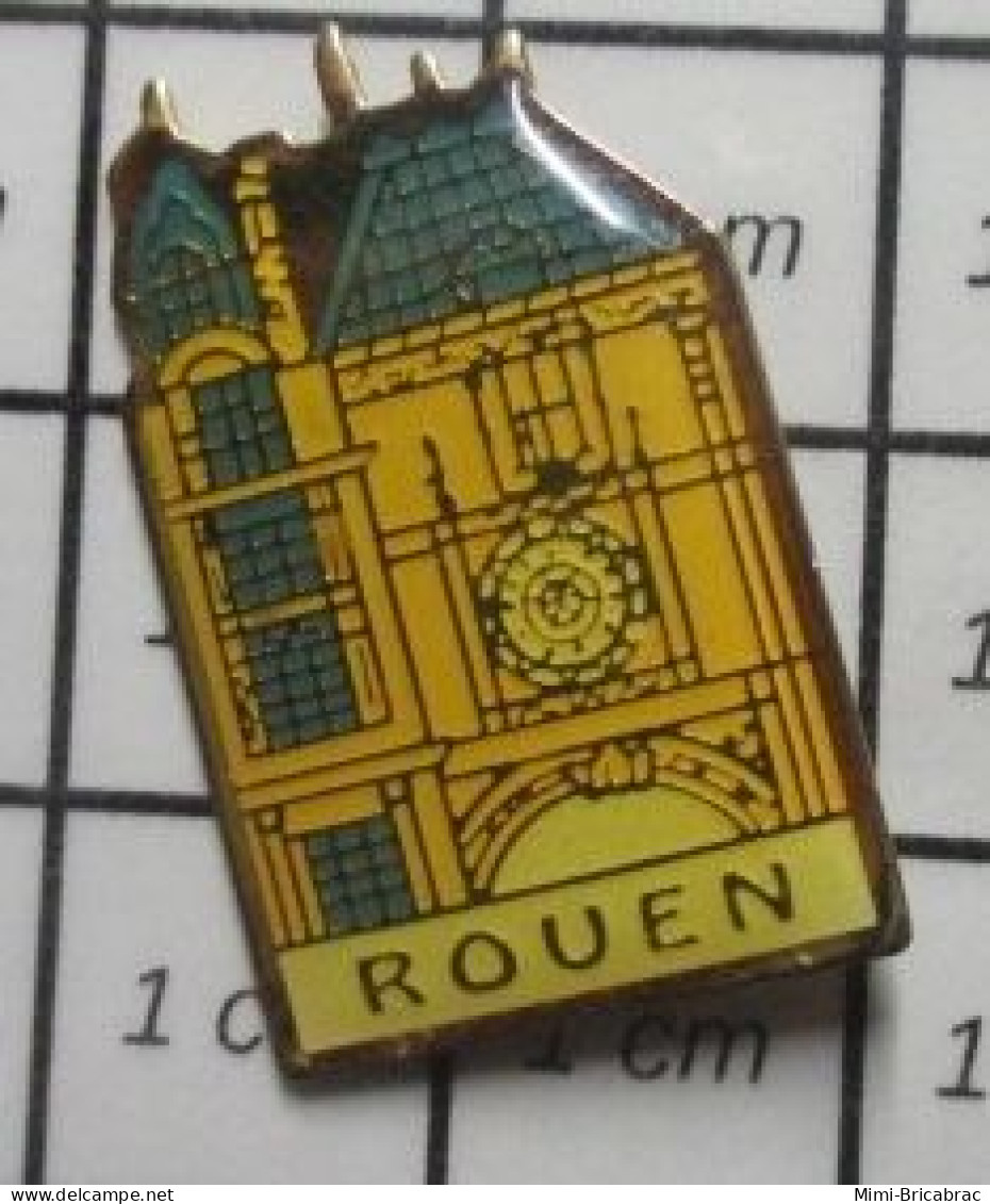 2120  Pin's Pins / Beau Et Rare / VILLES / Le Gros-Horloge Est L'un Des Monuments Emblématiques De La Ville De Rouen - Villes