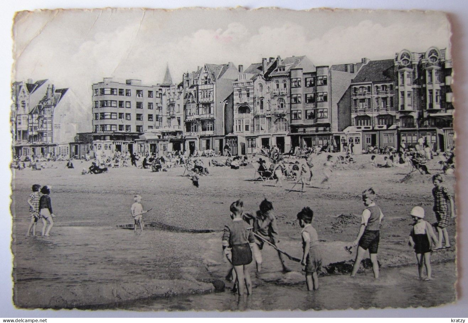 BELGIQUE - FLANDRE OCCIDENTALE - KOKSIJDE (COXYDE) - La Plage Et La Digue (côté Est) - Koksijde