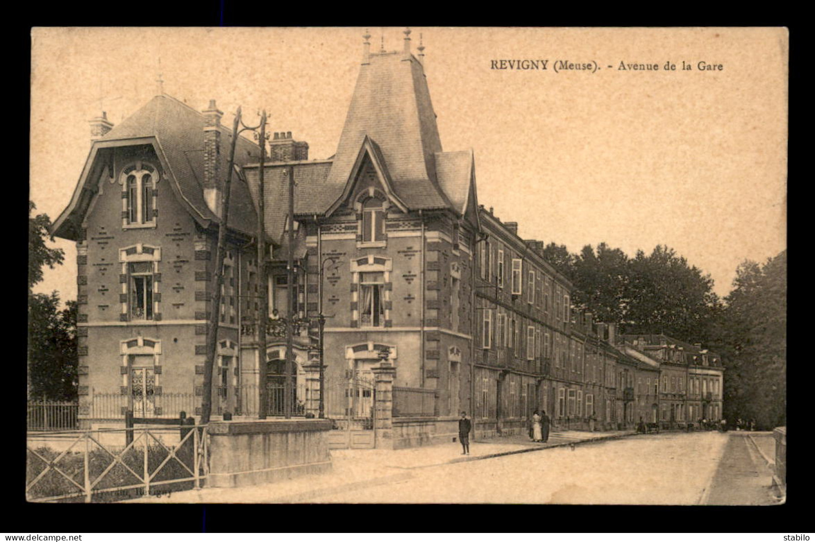 55 - REVIGNY-SUR-ORNAIN - AVENUE DE LA GARE - SANS EDITEUR  - Revigny Sur Ornain