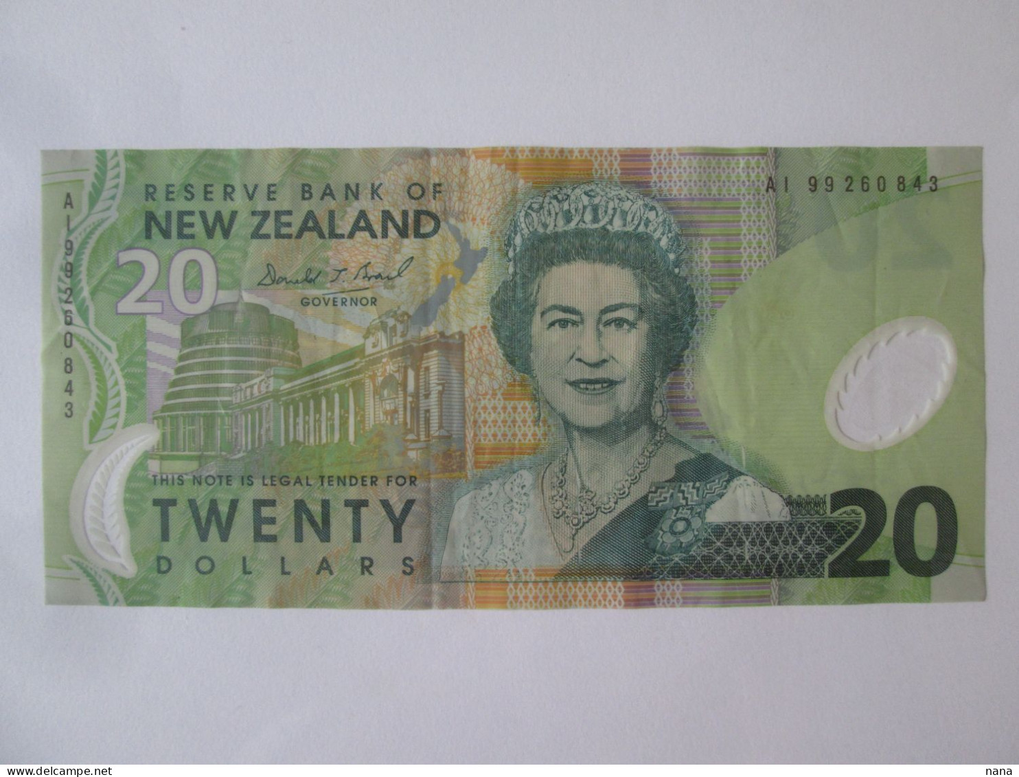 New Zealand 20 Dollars 1999 Banknote See Pictures - New Zealand