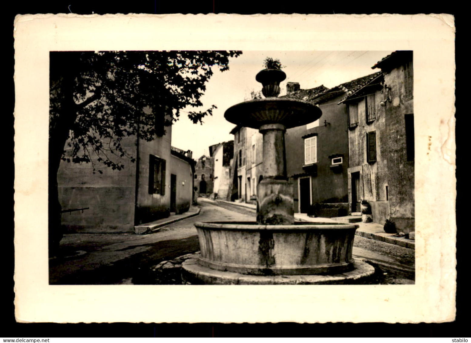 83 - NANS-LES-PINS - FONTAINE DU PERRON - Nans-les-Pins