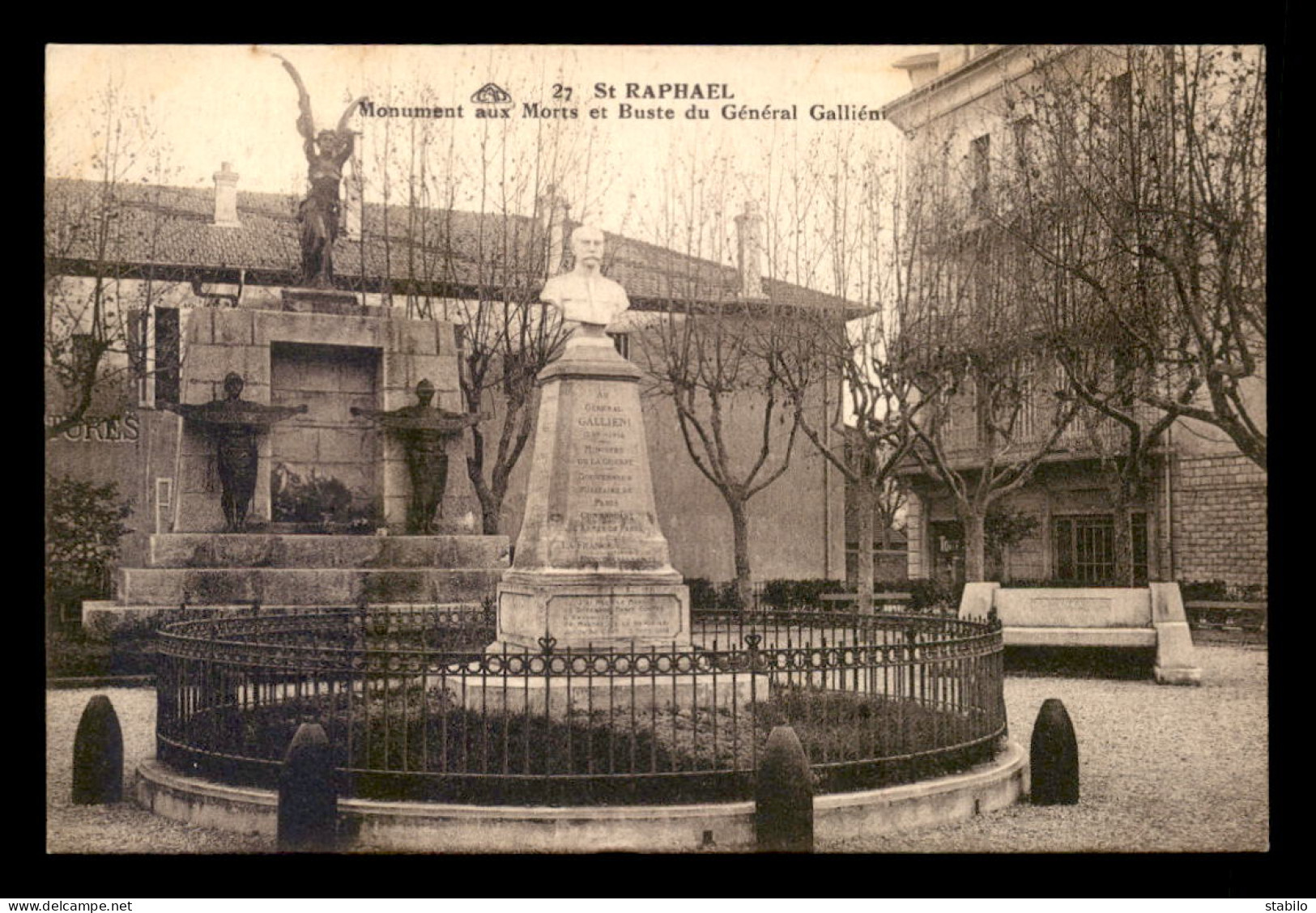 83 - ST-RAPHAEL - MONUMENT AUX MORTS ET BUSTE DU GENERAL GALLIENI - Saint-Raphaël
