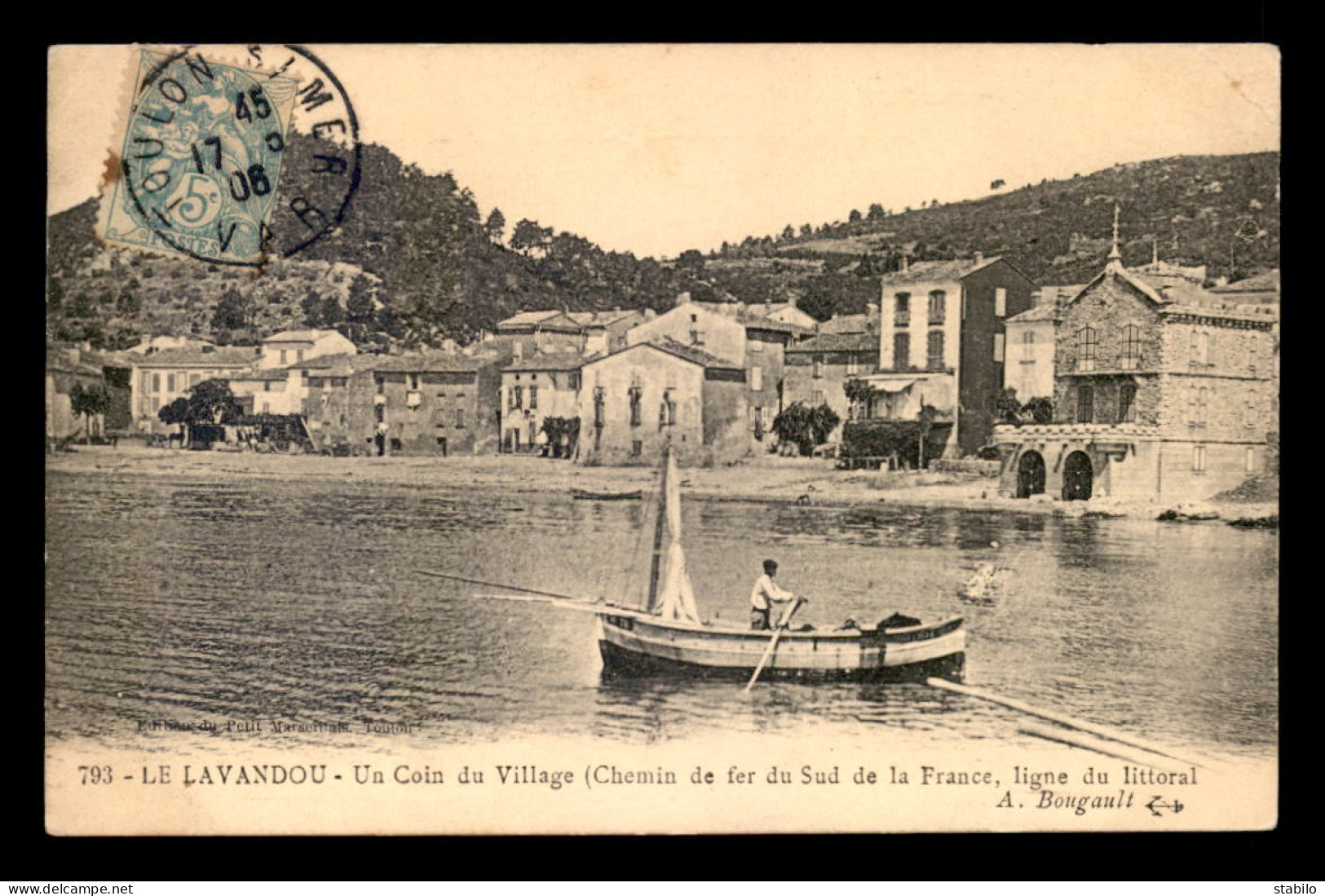 83 - LE LAVANDOU - LE VILLAGE - Le Lavandou