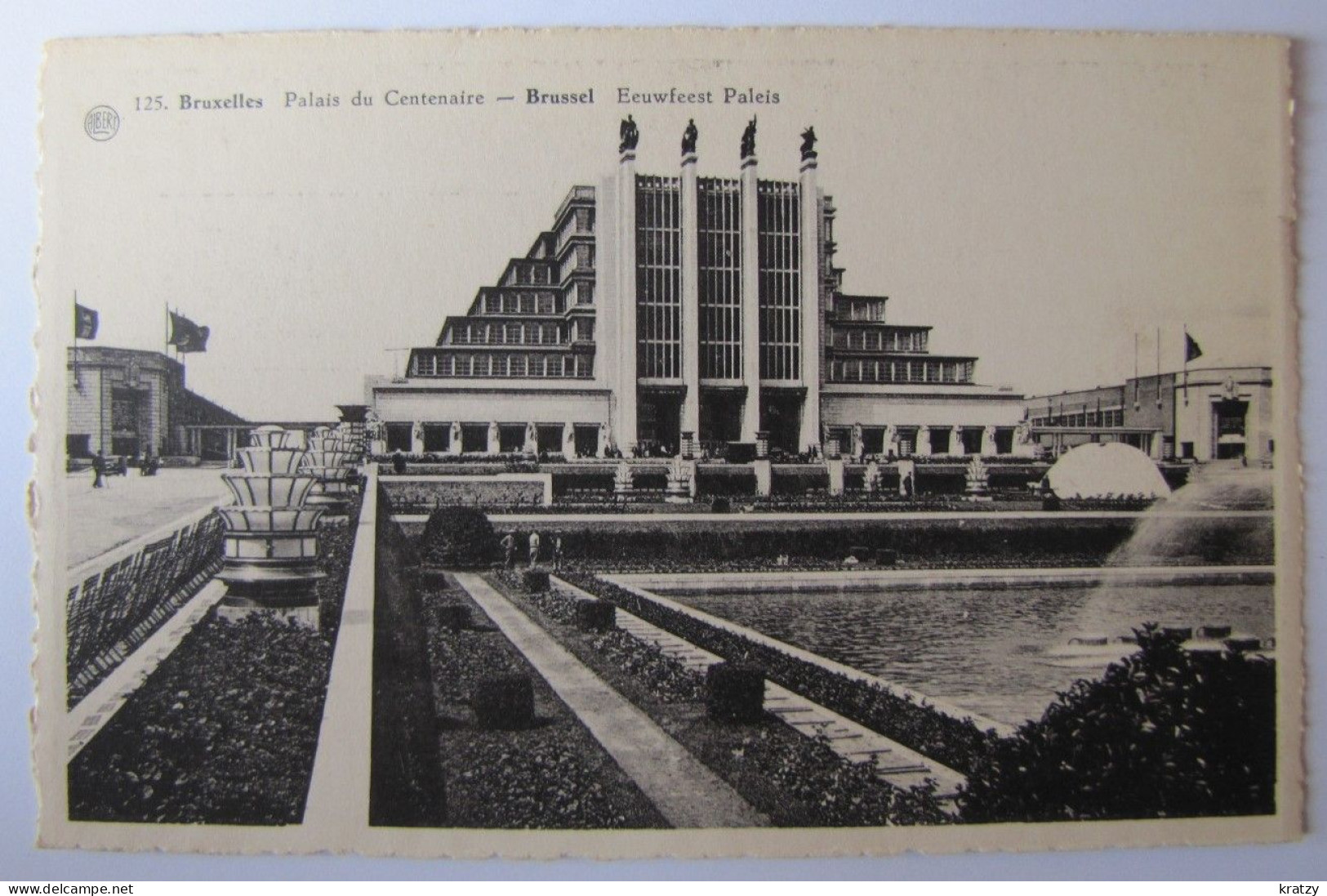 BELGIQUE - BRUXELLES - Le Palais Du Centenaire - Monuments