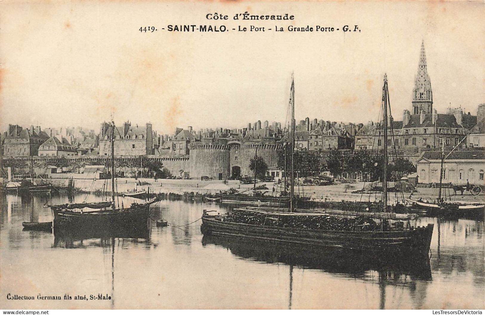 FRANCE - Saint Malo - Vue Sur Le Port - La Grande Porte - G.F - Carte Postale Ancienne - Saint Malo