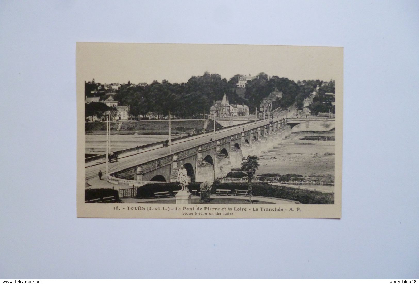 TOURS  -  37   -  Le Pont De Pierre Et La Loire  -  Indre Et Loire - Tours