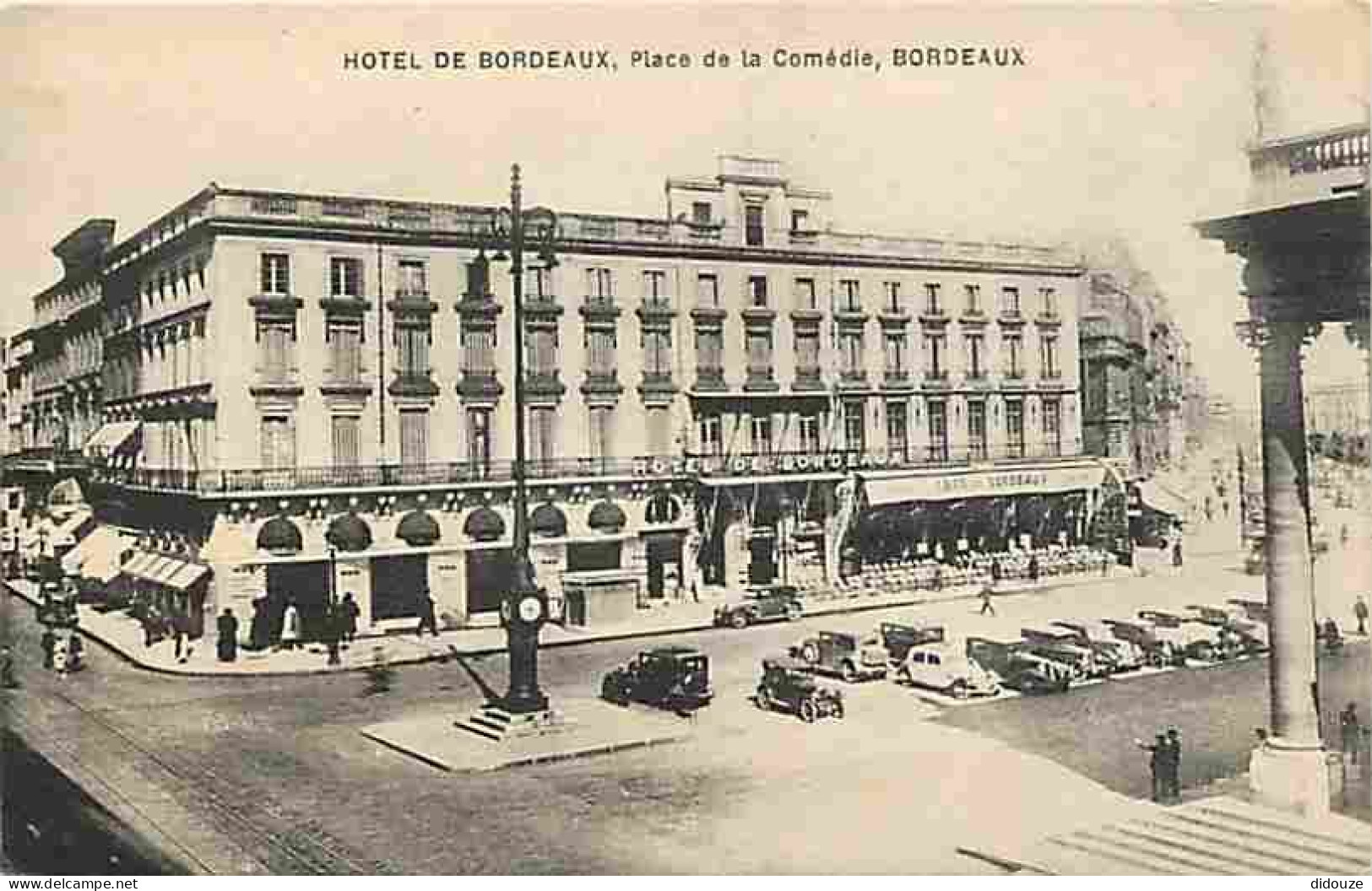 33 - Bordeaux - Place De La Comédie - Animée - Automobiles - Horloge - CPA - Voir Scans Recto-Verso - Bordeaux