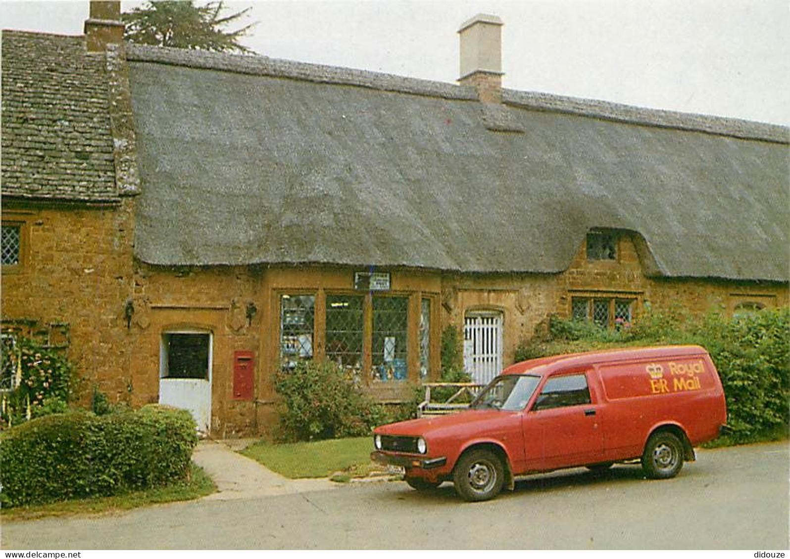 Automobiles - Royaume Uni - Oxfordshire - Great Tew - Royal ER Mail - CPM - Carte Neuve- UK - Voir Scans Recto-Verso - Voitures De Tourisme