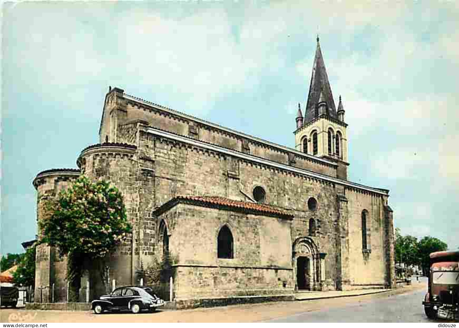 Automobiles - Nogaro - L'Eglise - CPM - Voir Scans Recto-Verso - Voitures De Tourisme