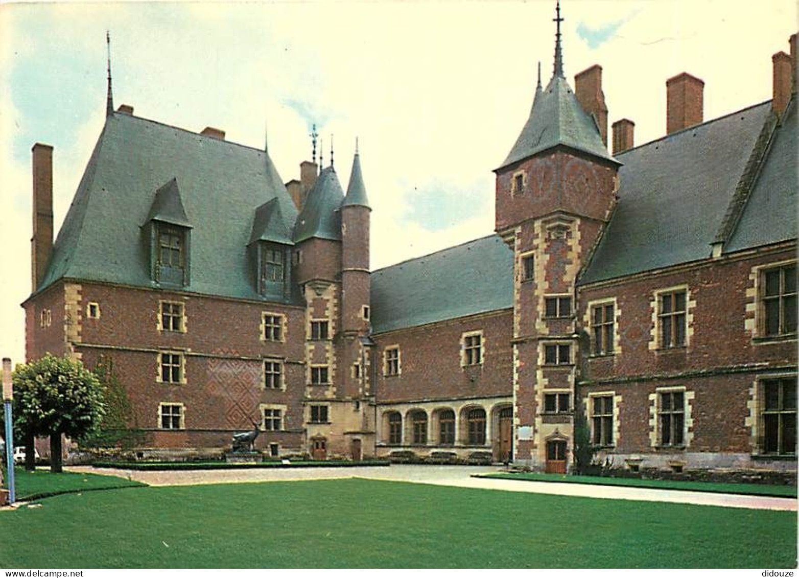 45 - Gien - Le Château - Musée International De La Chasse - CPM - Voir Scans Recto-Verso - Gien