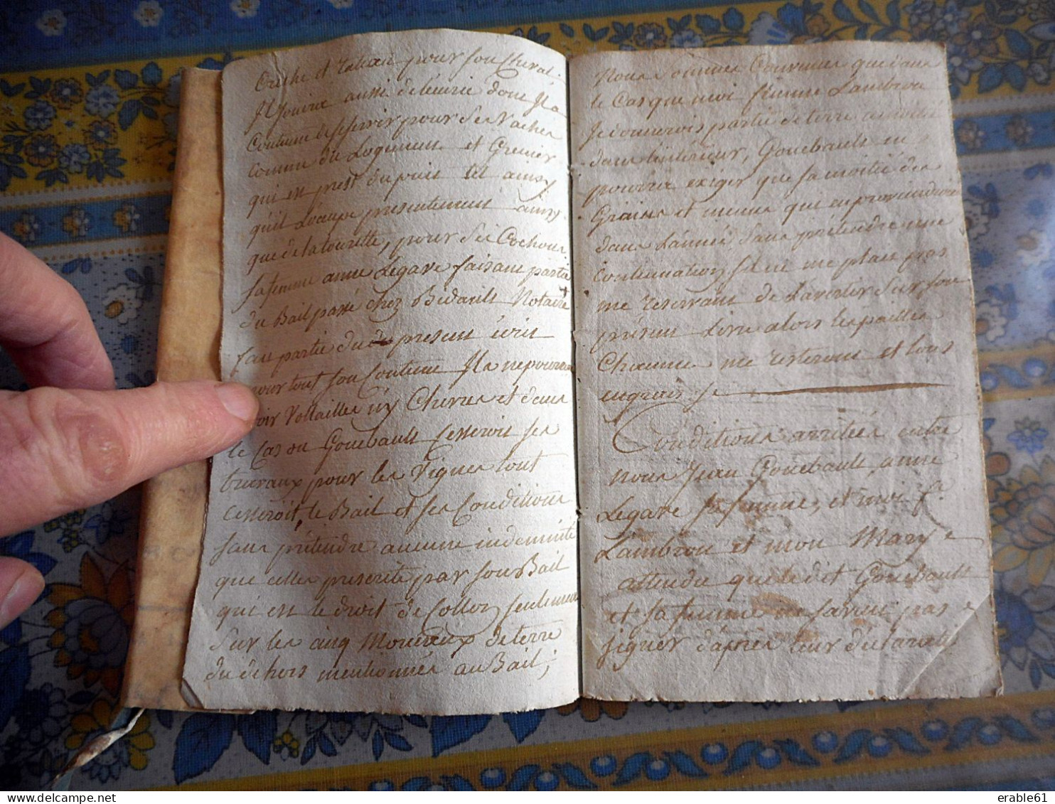 PETIT LIVRE DE COMPTE Daté 1817 Couverture En PEAU Lieu SAINT SYMPHORIEN - Manuscripts