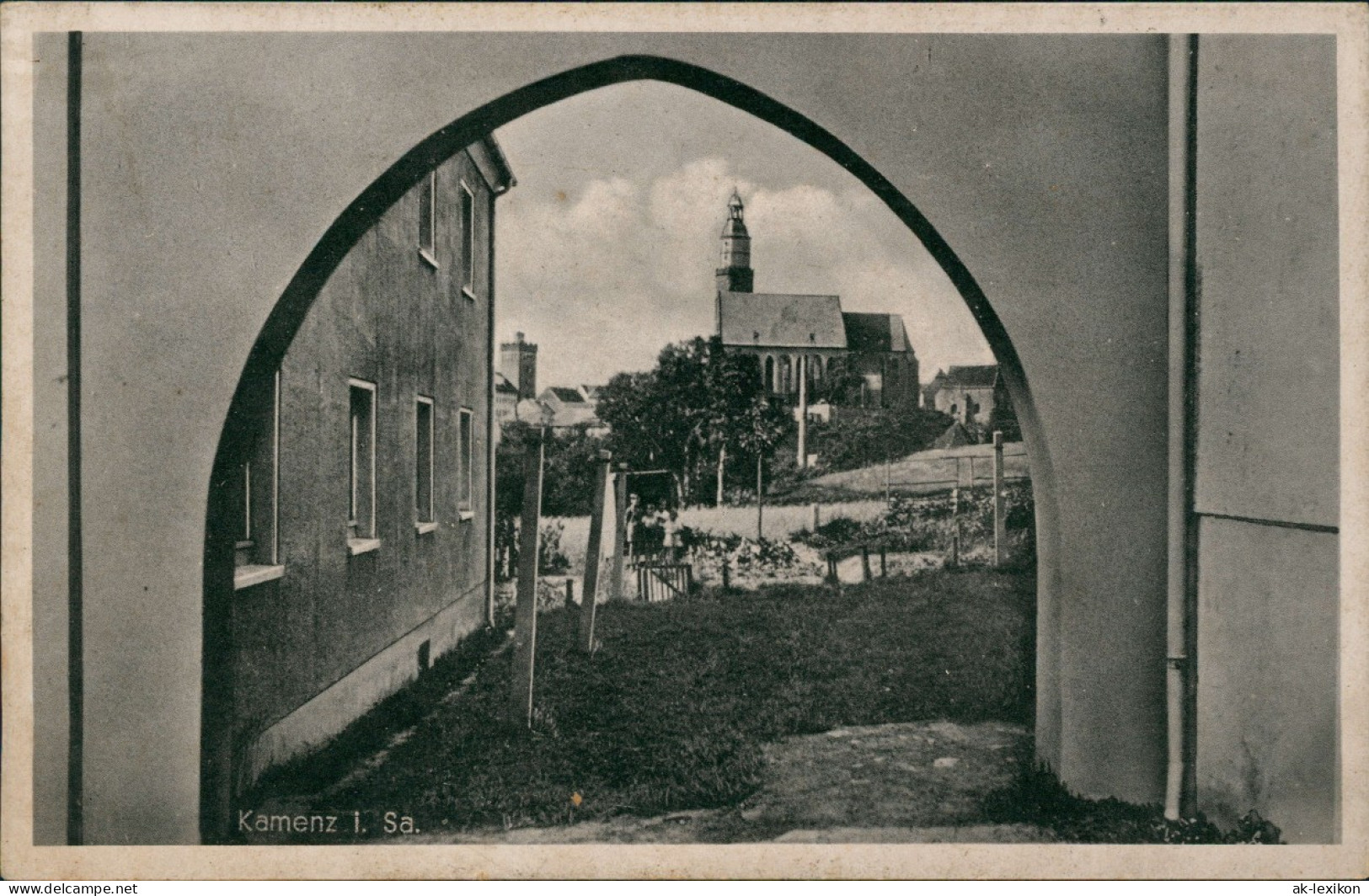 Ansichtskarte Kamenz Kamjenc Durchblick Zur Kirche 1932 - Kamenz