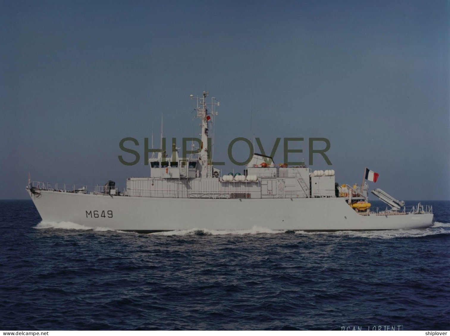 Grande Photo Du Chasseur De Mines PERSEE - Bateau / Ship / Schiff - Boats