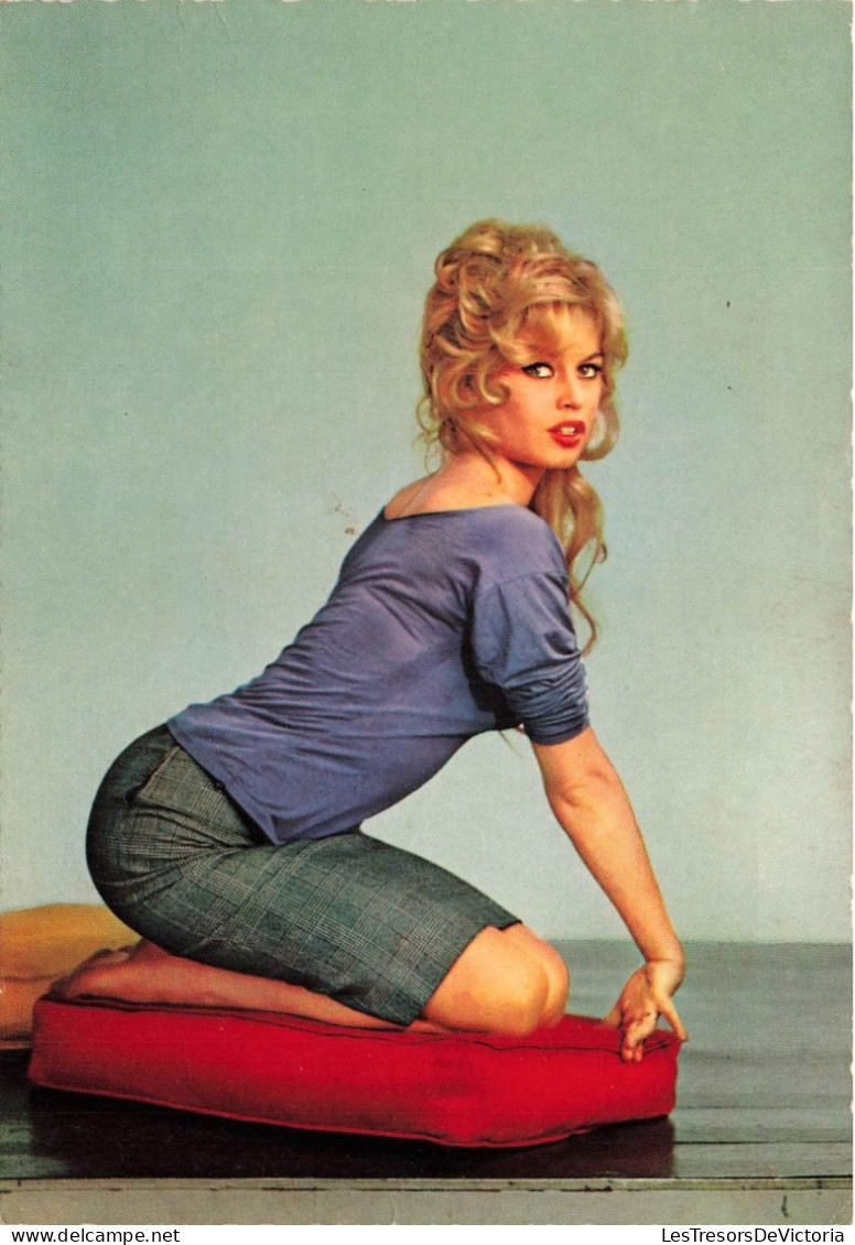 CELEBRITES - Brigitte Bardot - Colorisé - Photo San Levin - Carte Postale - Beroemde Vrouwen