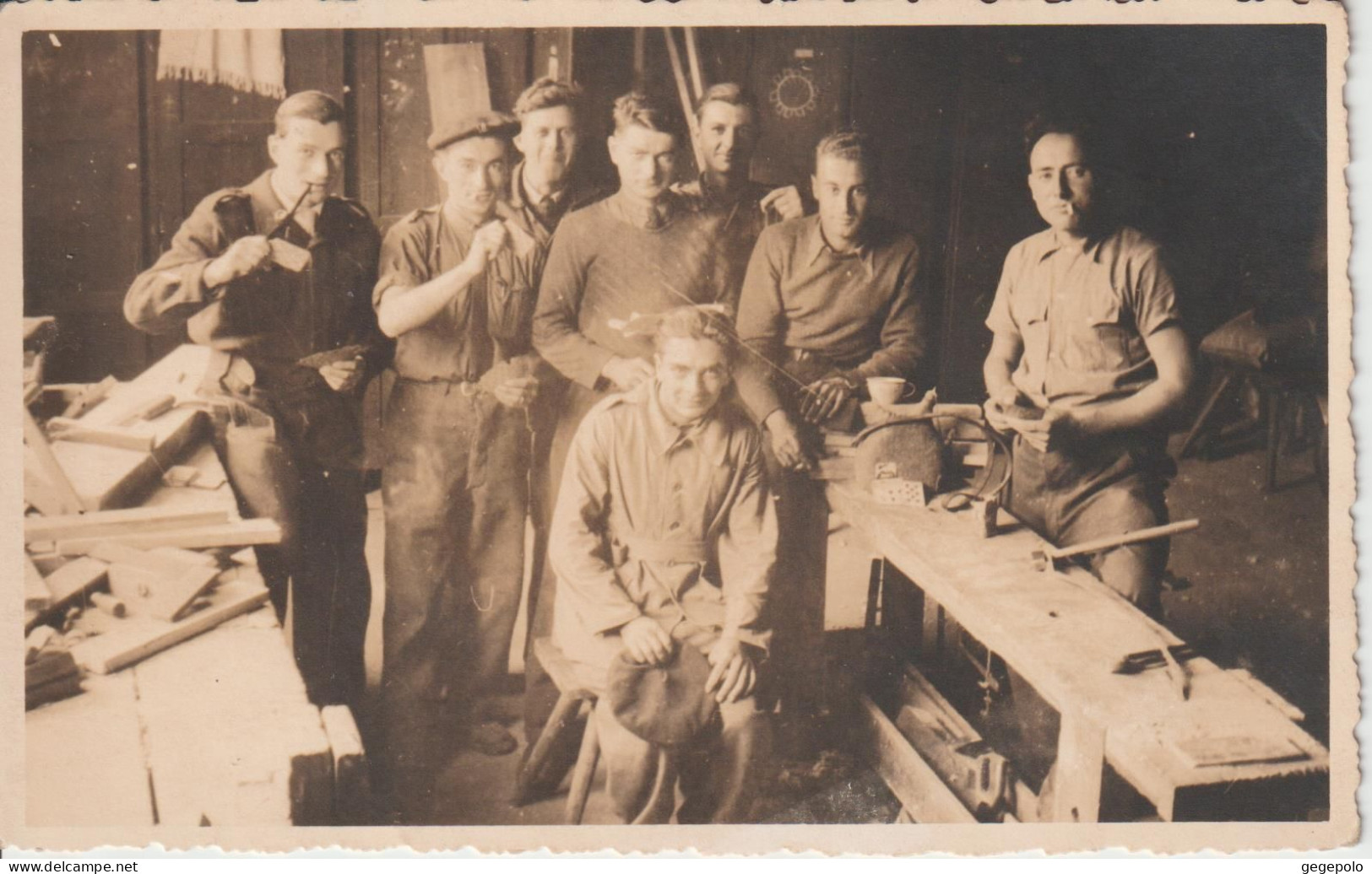 TOULOUSE - Caserne NIEL - Des Militaires Qui Posent En 1945   ( Photo 8,5 Cm X 13,5 Cm  ) - Toulouse