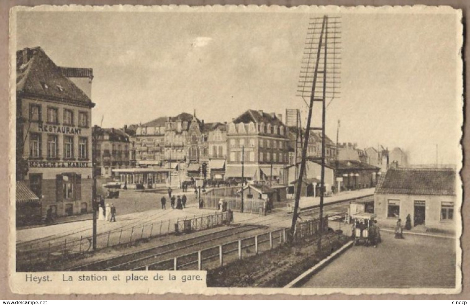 CPA BELGIQUE - HEIST HEYST - La Station Et Place De La Gare - TB PLAN Intérieur GARE CHEMIN DE FER QUAI ANIMATION - Heist