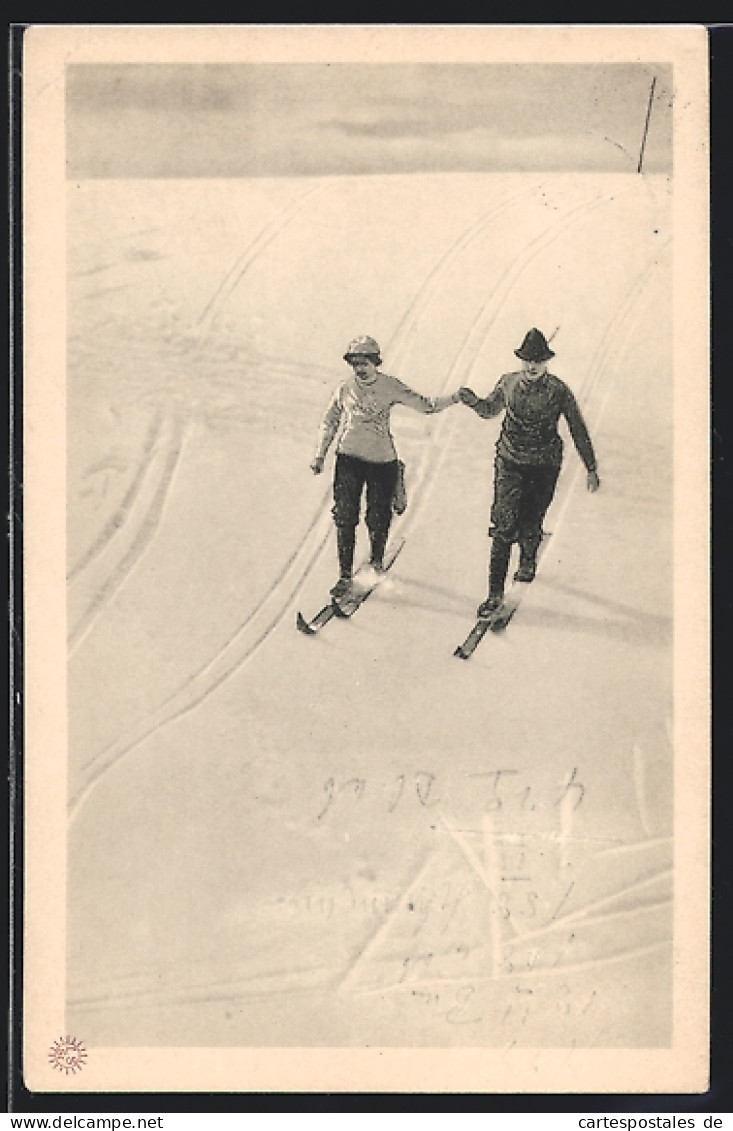 Foto-AK Paar Auf Skiern  - Wintersport